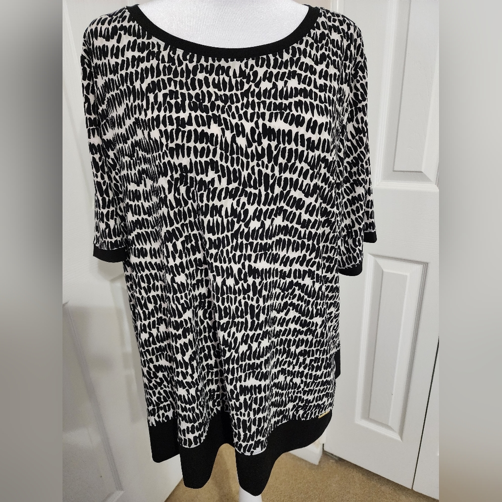 🌻 3/$12 item - Anne Klein 2X Top